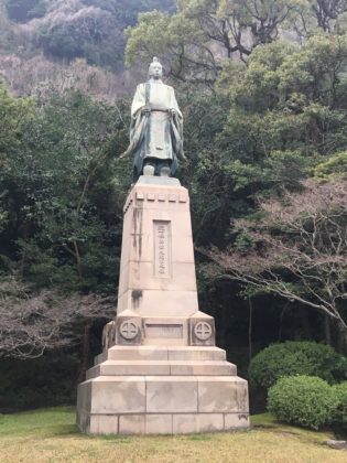 照国神社